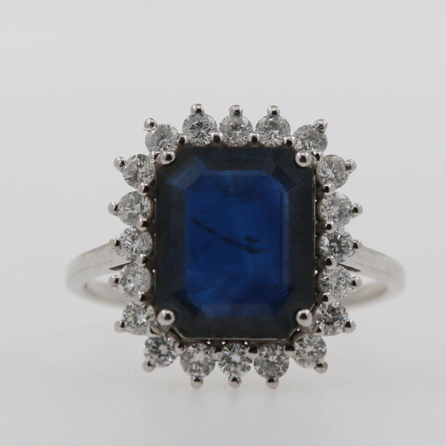 ANILLO RECTANGULAR ZAFIRO