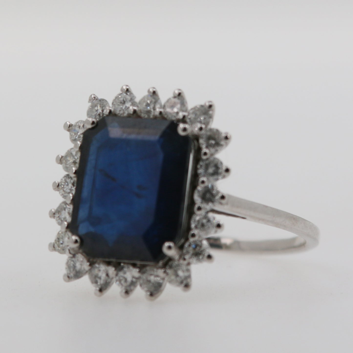 ANILLO RECTANGULAR ZAFIRO