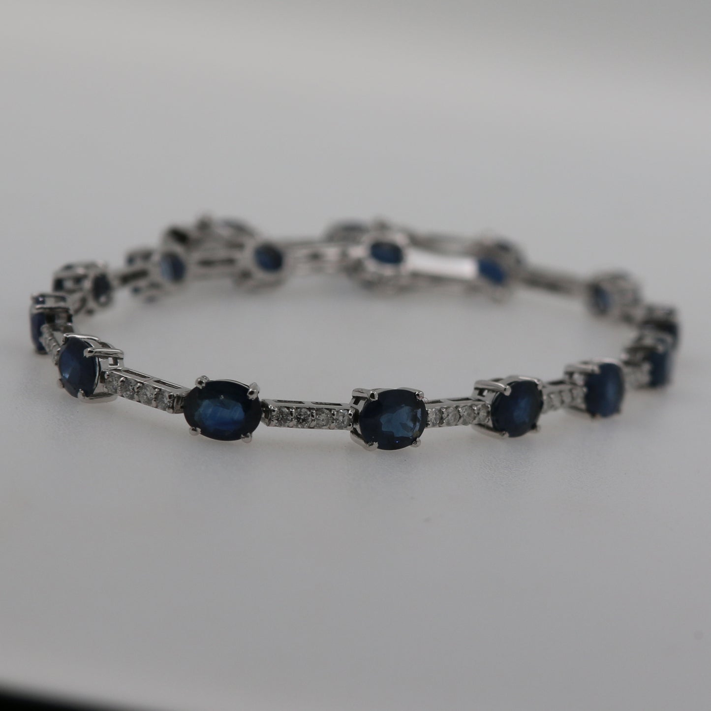 PULSERA ZAFIRO OVAL DIAMANTES