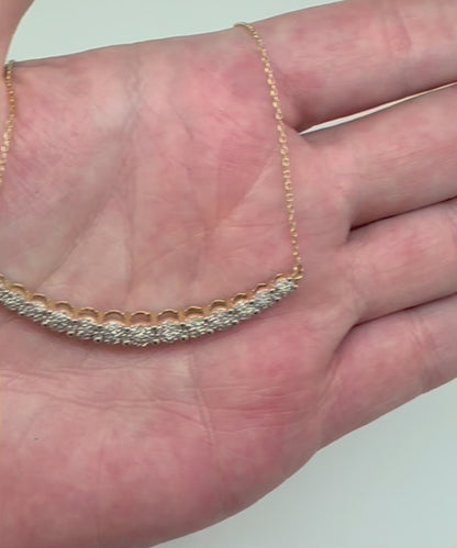 COLLAR MEDIO DIAMANTES