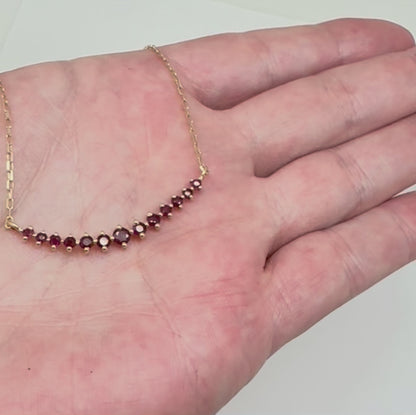 COLLAR RUBI MEDIO CIRCULO