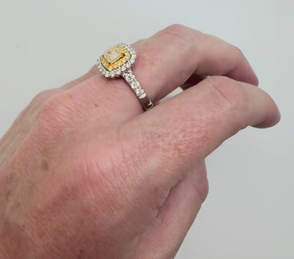ANILLO CUADRADO DIAMANTES AMARILLOS